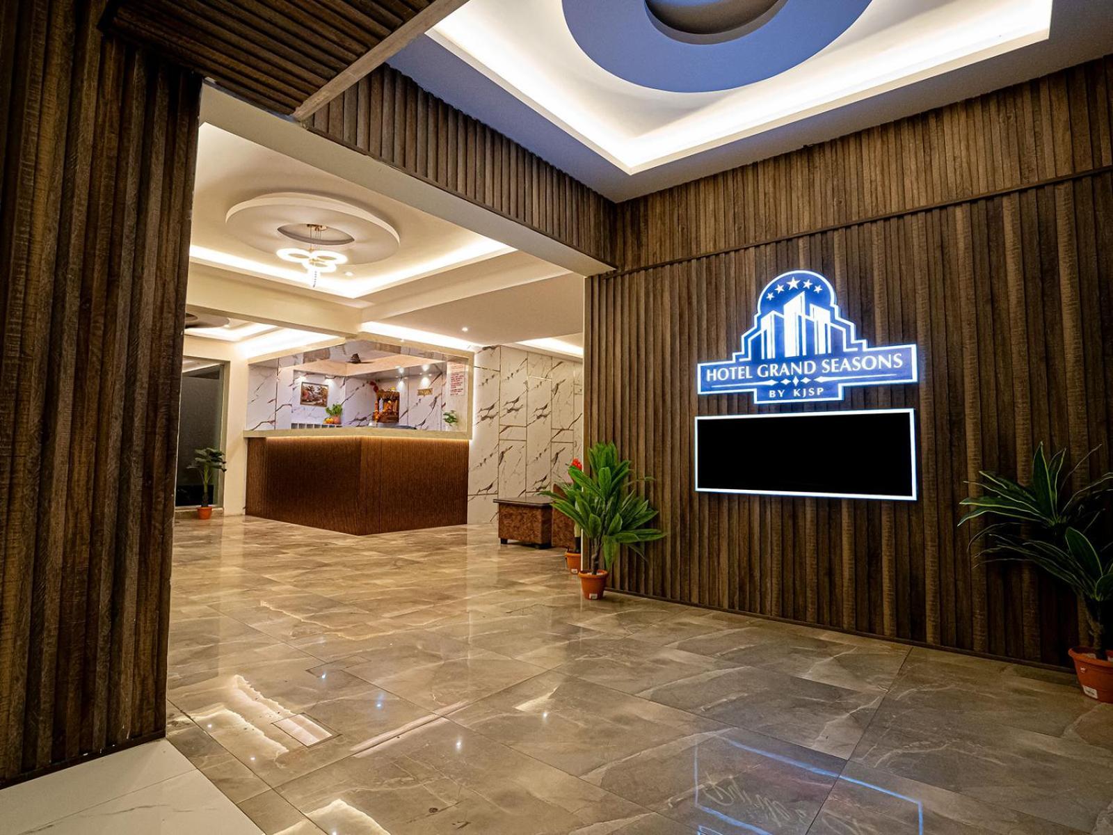 Hotel Grand Seasons- Νάβι Μουμπάι Εξωτερικό φωτογραφία